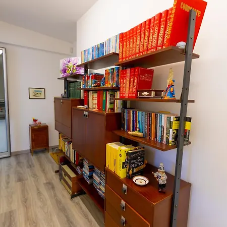 Apartament Intro Art Music House *