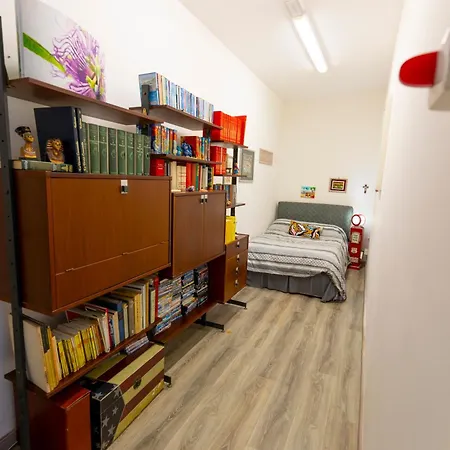 Apartament Intro Art Music House *
